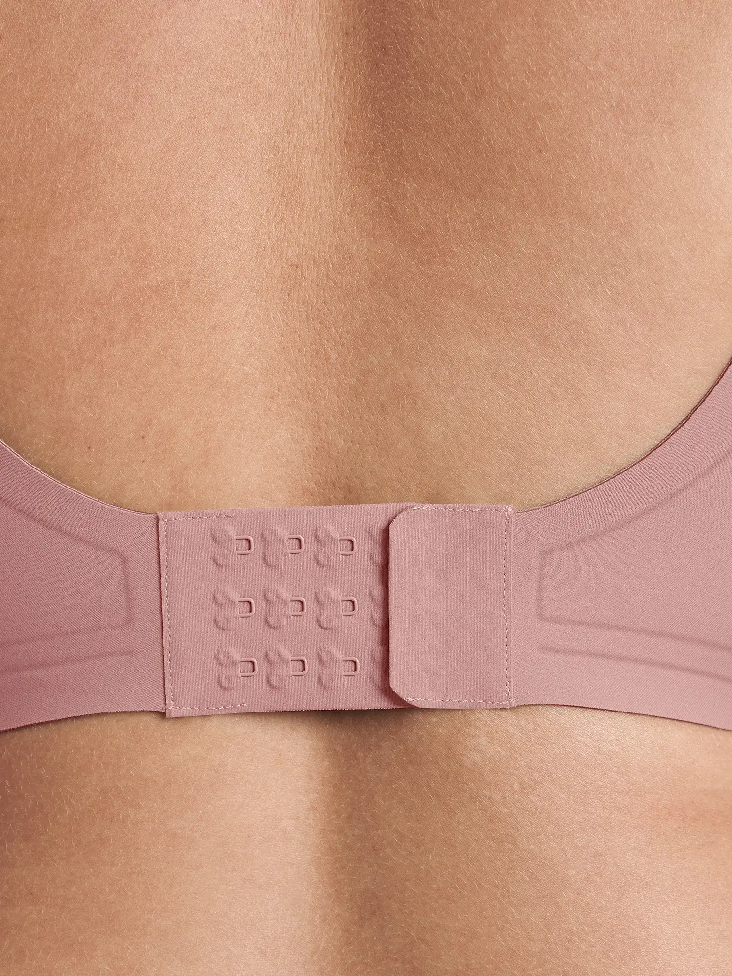 Jelly-Support Plunge Wireless Seamless Bra - Image 23